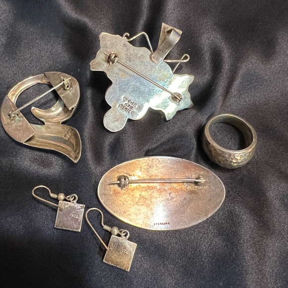 Vintage 925 Silver 3 Brooches 1 Ring 1 pair Earrings - Picture 3 of 3